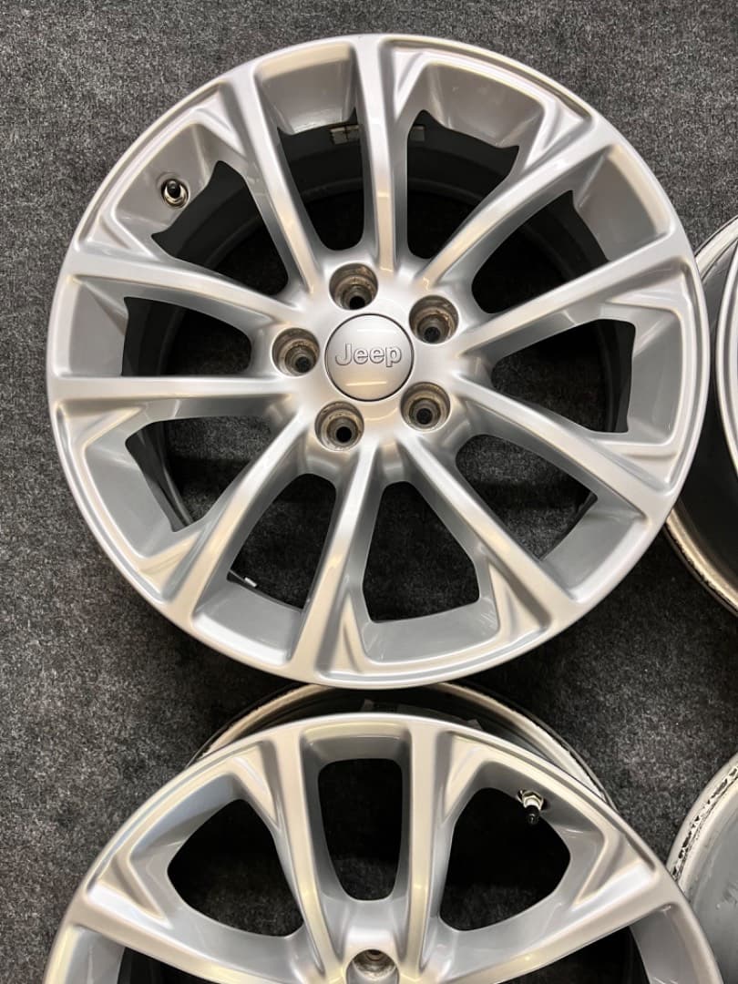 5x110 R17 Jeep Cherokee KL Originál Alu disky - TPMS - ET41