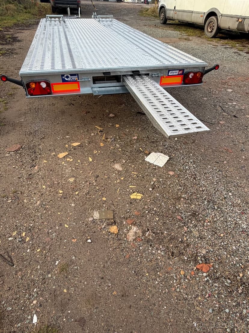 Prodám nový 3-nápravový plato přívěs BLYSS 3500 kg