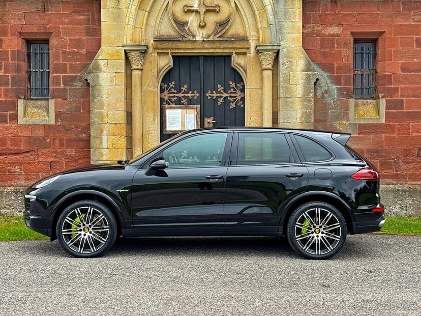 PORSCHE CAYENNE S E-HYBIRD PLATINUM – 416PS – 4x4