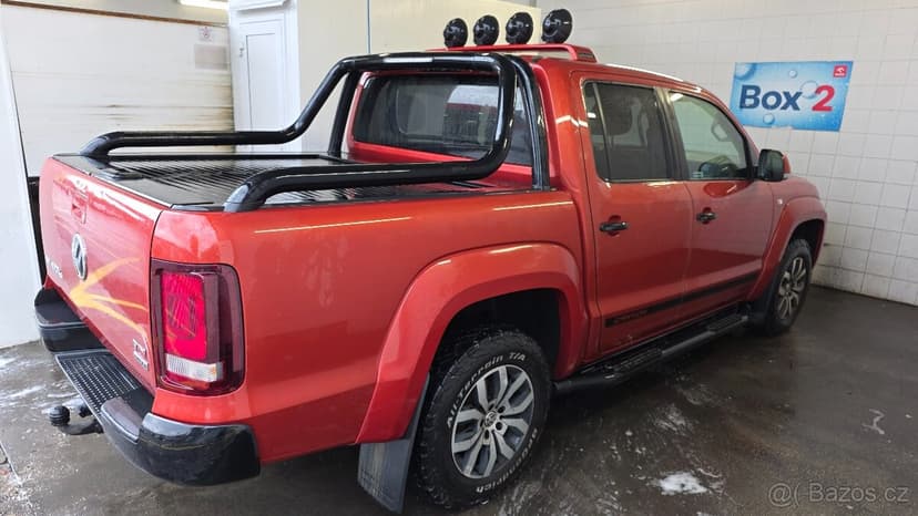 Sportovní ochranný rám na korbu s hliníkovou roletkou Amarok