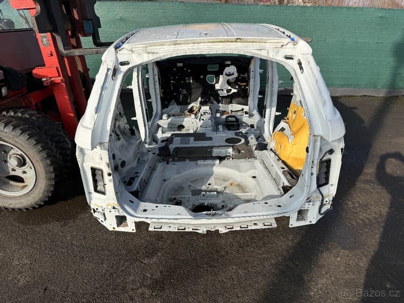 VÝŘEZOVÉ DÍLY KASTLE LAND ROVER DISCOVERY SPORT L550