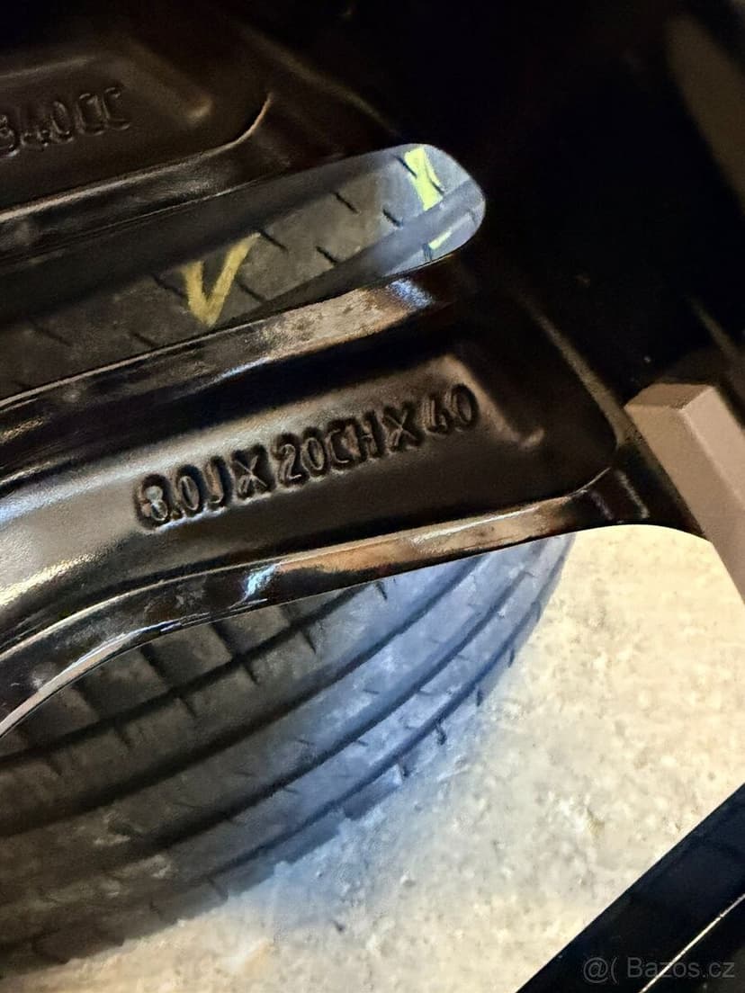 ORIG.LETNA SADA RANGE ROVER EVOQUE.R20 235/50/20