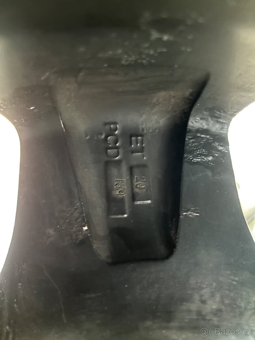 toyota hilux kola dotz