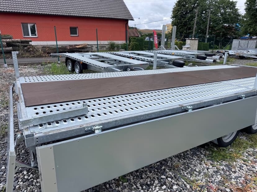 Přívěsný vozík 500x195cm, 3000kg, nájezdy, 130km/h