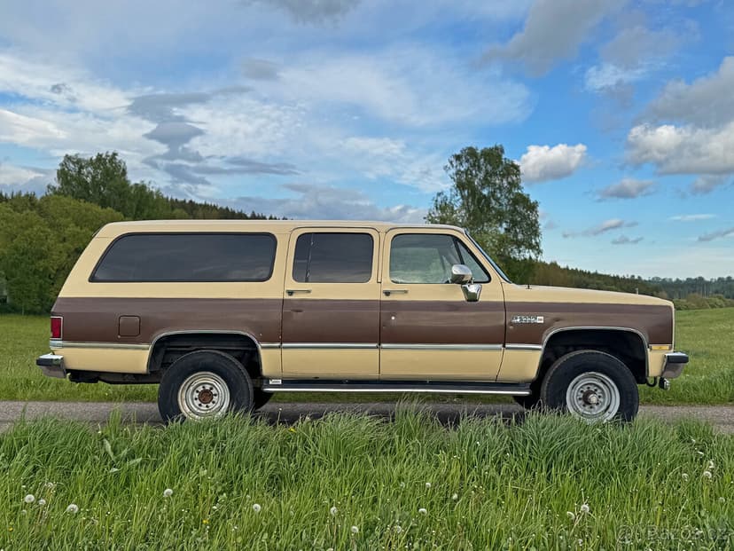 GMC SUBURBAN 3500 V25 Conventional – 5.7 V8 4x4
