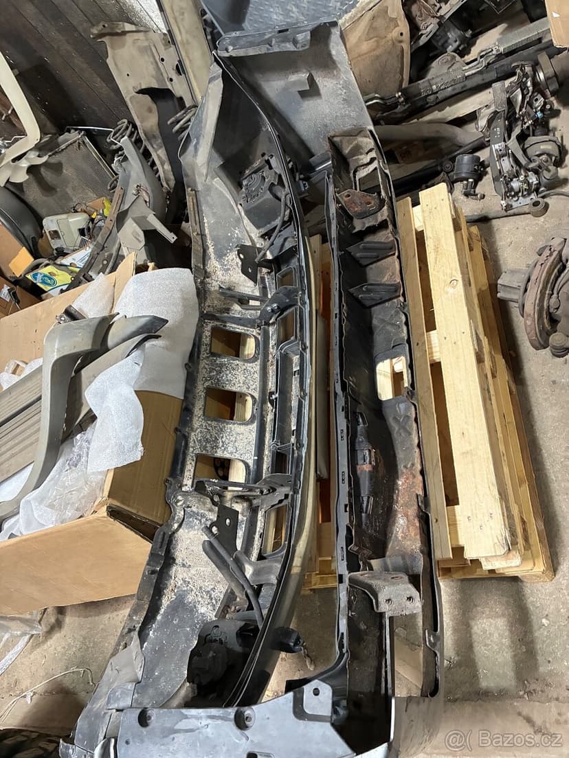 Přední a zadní náraznik Nissan Patrol Y61 GU4