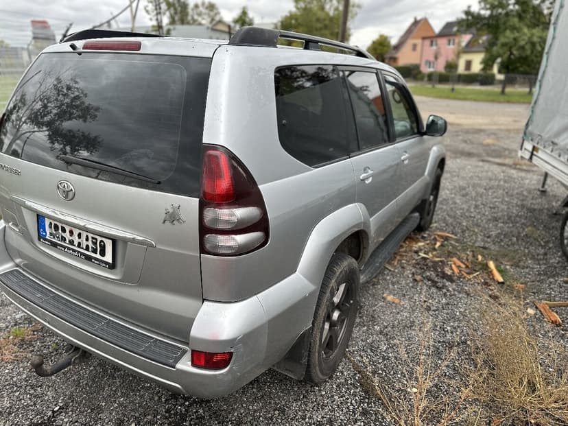 Toyota Land Cruiser 120 - porucha motoru