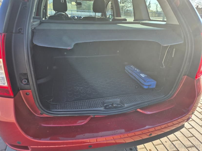 Dacia Logan MCV 1.0 SCe Arctica - plný servis