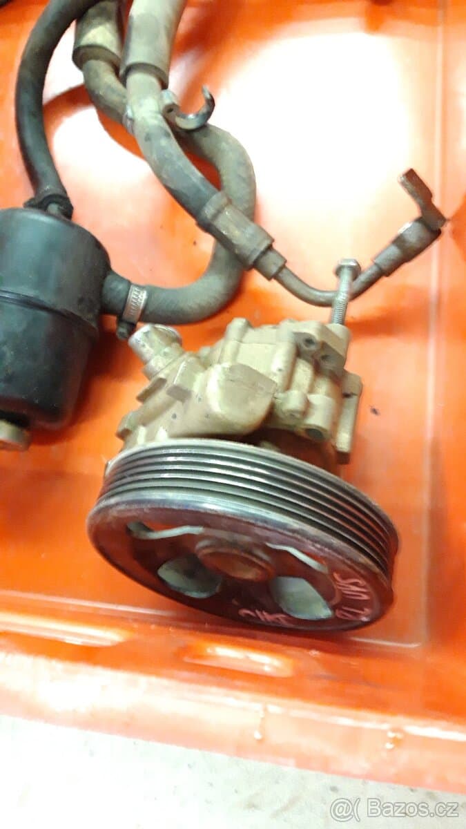 Suzuki Samurai :  Posilovač řízení