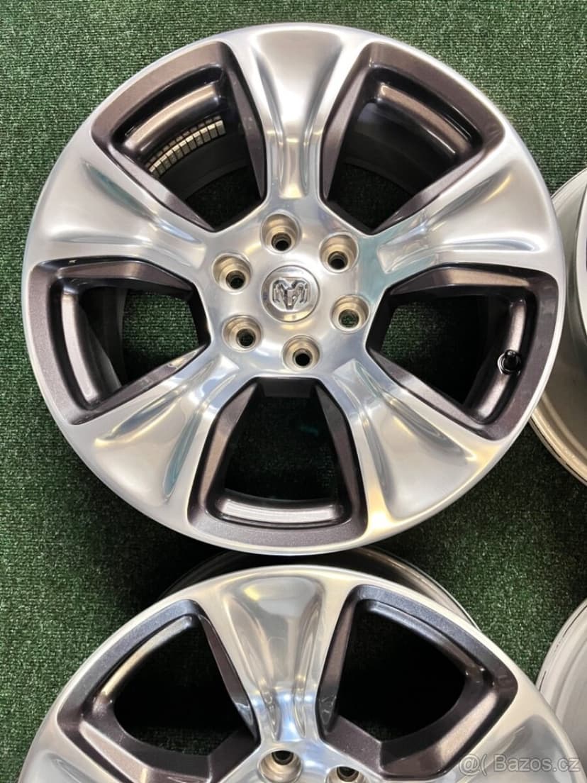 6x139.7 R20 Originál Dodge RAM 1500 model 2022 + senzory
