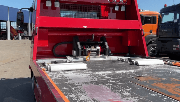 MAN TGL 12.250 - odtahové vozidlo