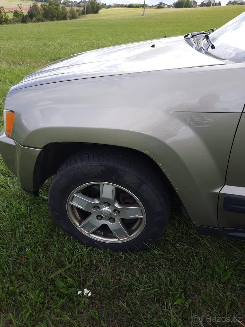Sleva - Jeep Grand Cherokee 3.7 V6, 2005 – silný offroad