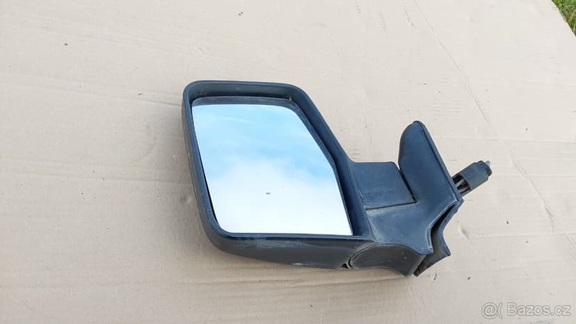 Nissan Patrol Španěl –  Zrcátko levé