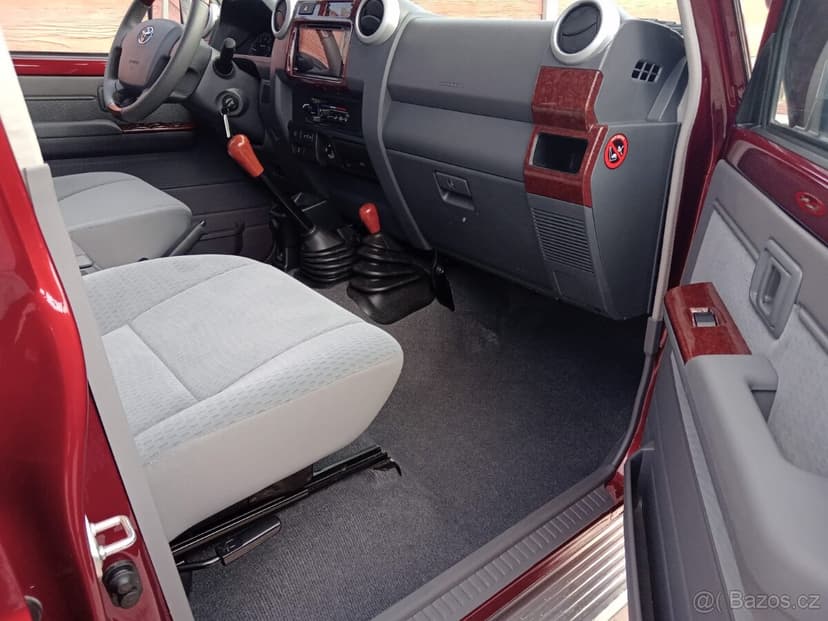 Land Cruiser 76 HZJ 4,5TD V8, 4x4 200 PS, Klima, 5MT, NEW 21