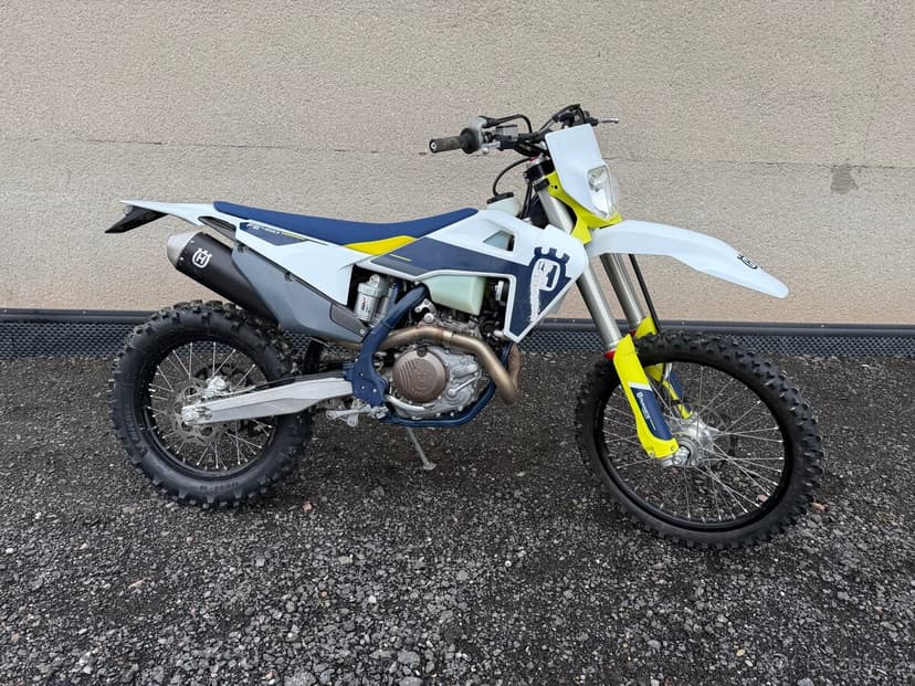 Husqvarna FE 450 (2020) – zánovní stav, pouze 663 km