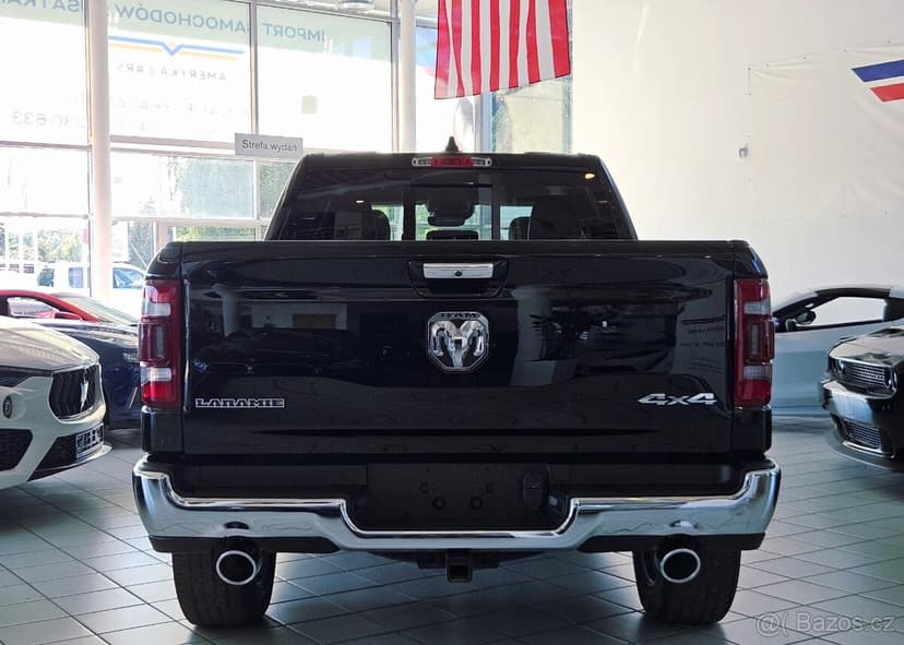 RAM 1500 5.7 Crew Cab Laramie