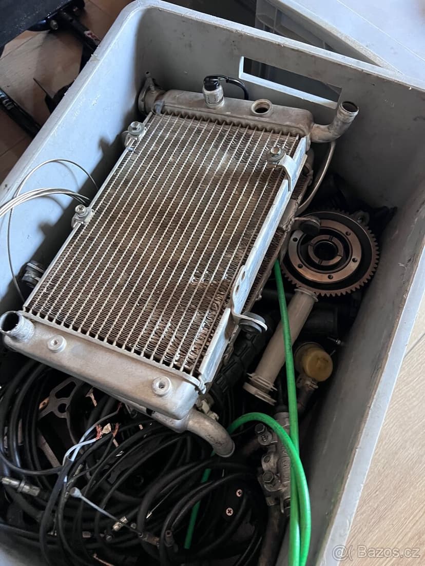 Suzuki LTZ 400, stunt, po zadnim,