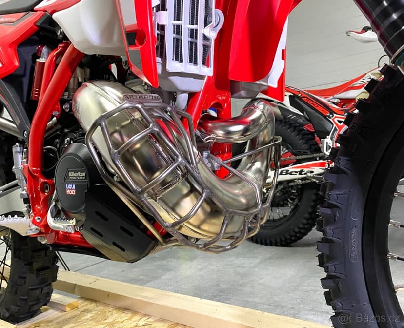 KTM Husqvarna Beta Gas Gas kryt kolene výfuku
