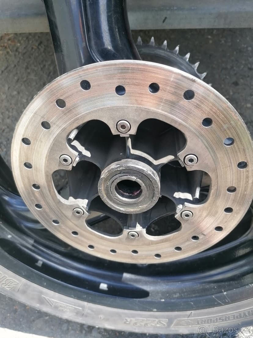 Prodám kola = gumy na super moto R17