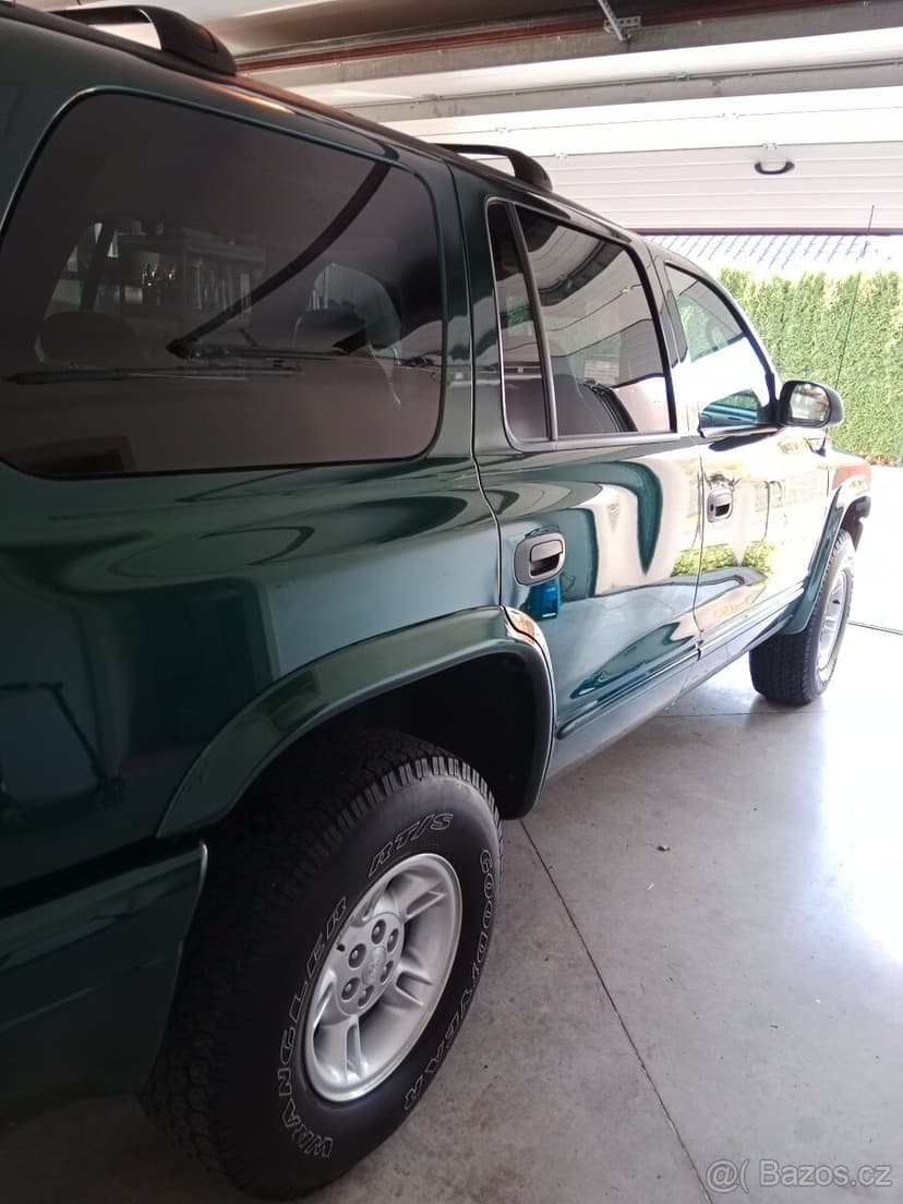 DODGE Durango 5.9 V8 12tis.najeto