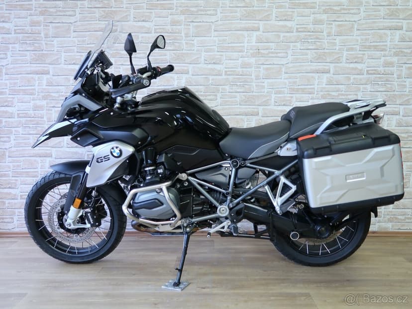 BMW R1200GS Tripleblack 26000km, servisní kniha, po servisu