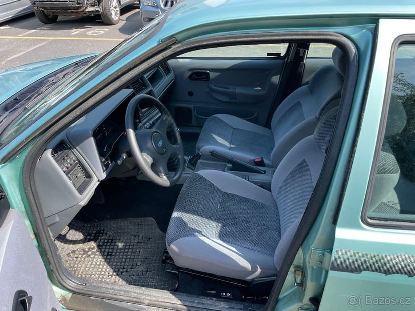 Ford Sierra 1,6i 59kw,55500km,1990,značky v depozi