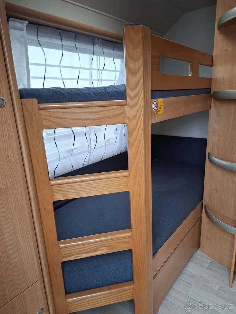 Prodám karavan Fendt 560 TFK,r.v.2014 + mover + stan. + TV.