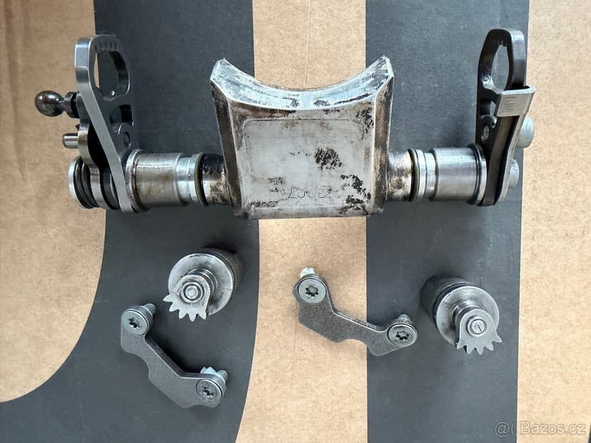 KTM/HQ/Gas Gas úklid skladu