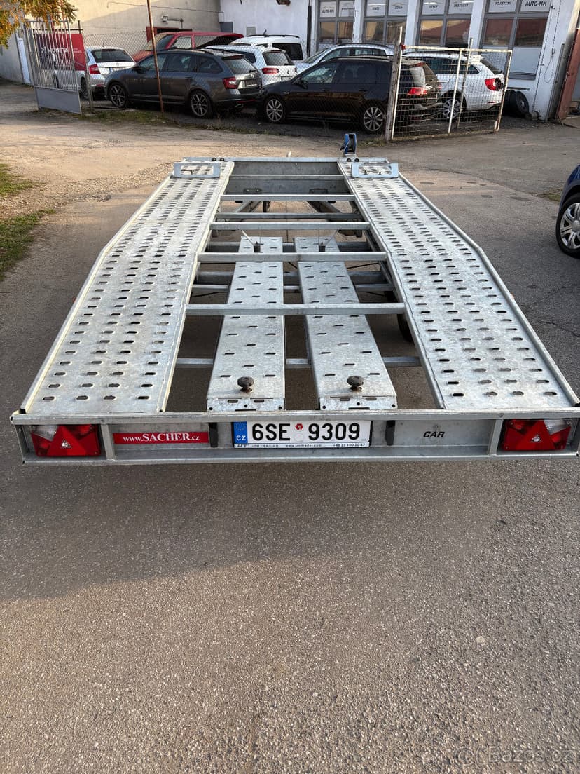 Přepravník na auta TEMARED 2700 ,odpočet DPH.