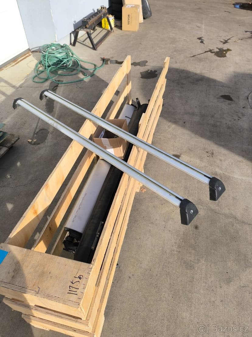 Roleta MountainTop Roll včetně příčníků Hilux 2020