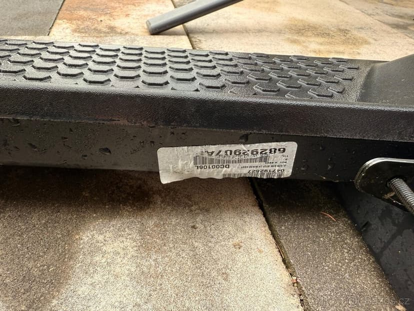 Boční schůdek Jeep