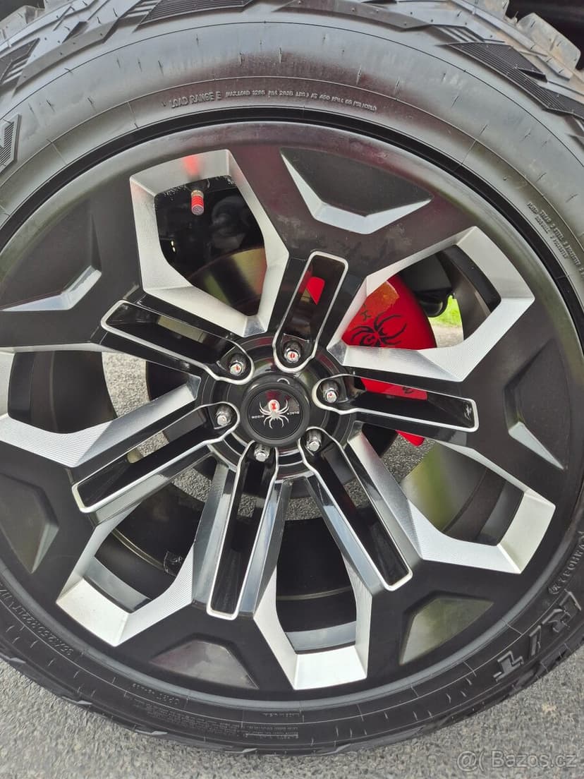 DODGE RAM 5,7 HEMI BLACK WIDOW 39 000km odpočet DPH