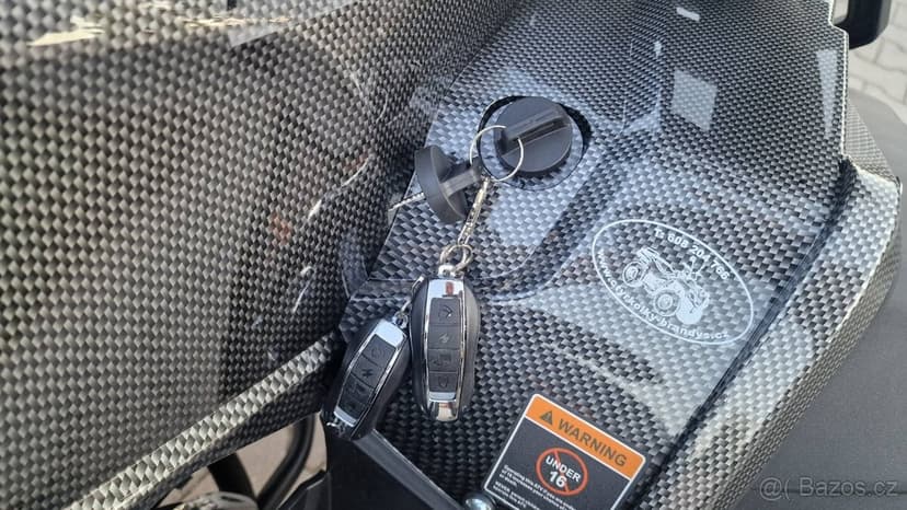 Dětská čtyřtaktní čtyřkolka RockRider Deluxe