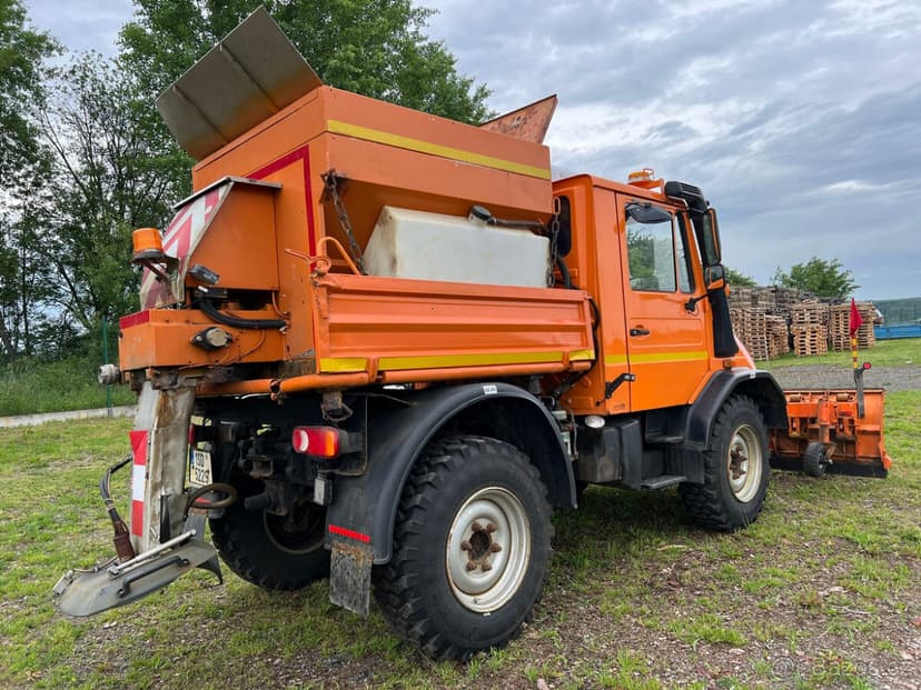 ZIMNÍ ÚDRŽBA - MERCEDES BENZ UNIMOG