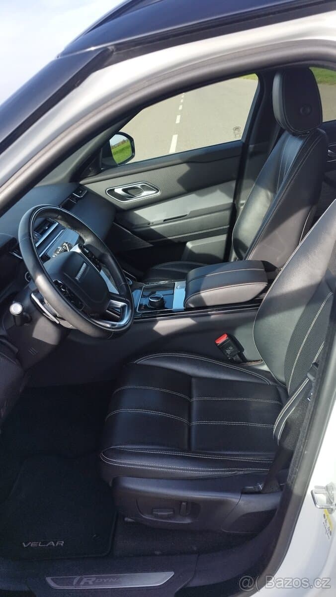 Range Rover Velar 3.0 D300 R-Dynamic SE