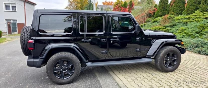 Jeep Wrangler Sahara Altitude