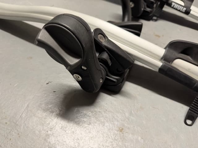 Thule – střešní nosič na kola – 3 ks