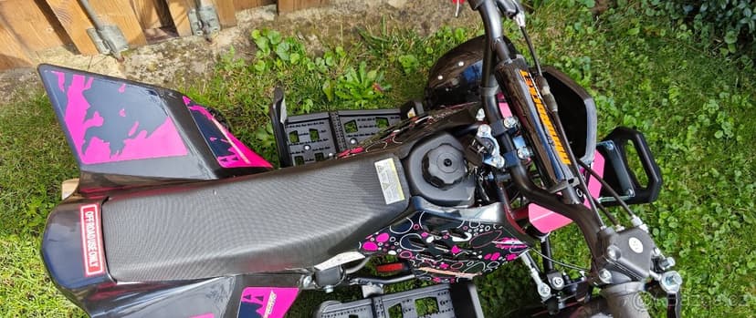 Nová růžová benzinová čtyřkola pro děti 5-10 let