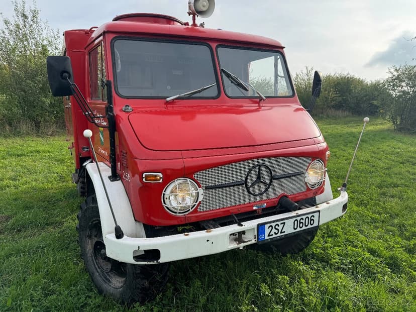 Mercedes Benz Unimog 404
