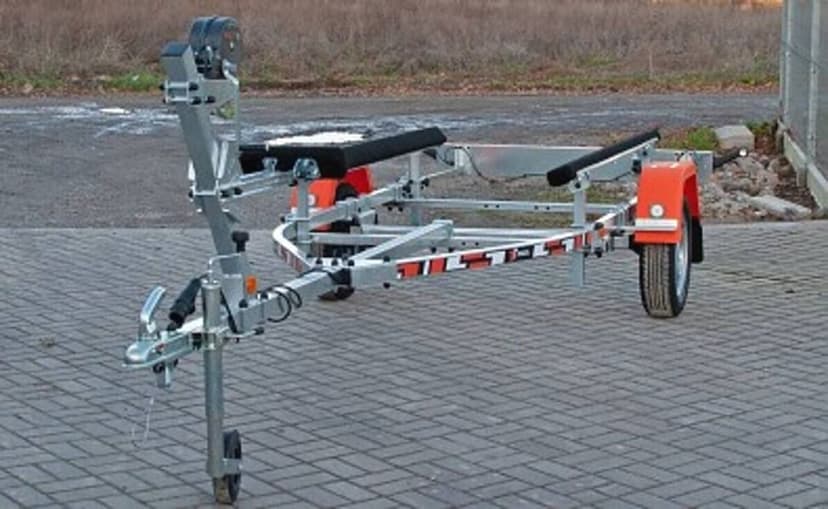 Přívěs Thomas BT-500L B 500kg pro loď do 4,3m