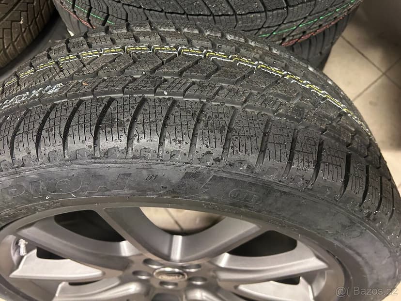 Alu kola + Pneu Land Rover Velar L560 21 zimní