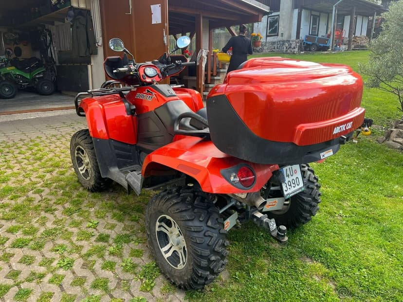 Čtyřkolka Arctic Cat 700
