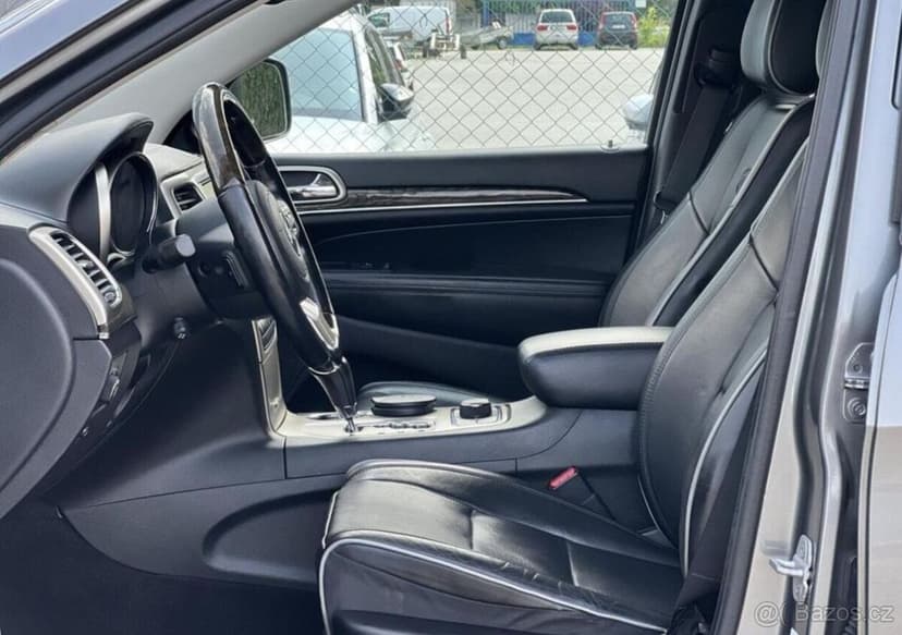 Jeep Grand Cherokee 3.0CRD OVERLAND KŮŽE KAMERA automat