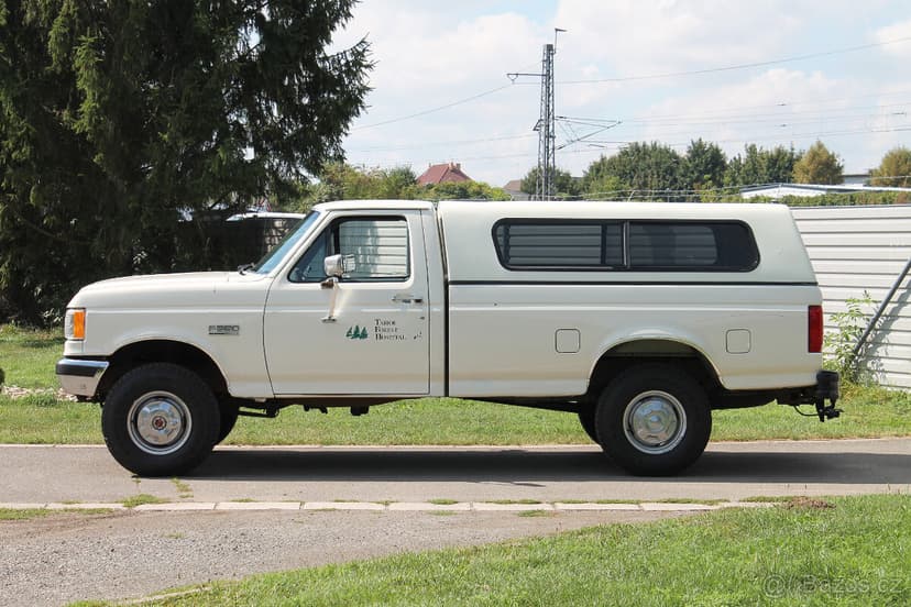 1990 Ford F250 4WD 302 V8, velmi pěkný orig. stav, DPH