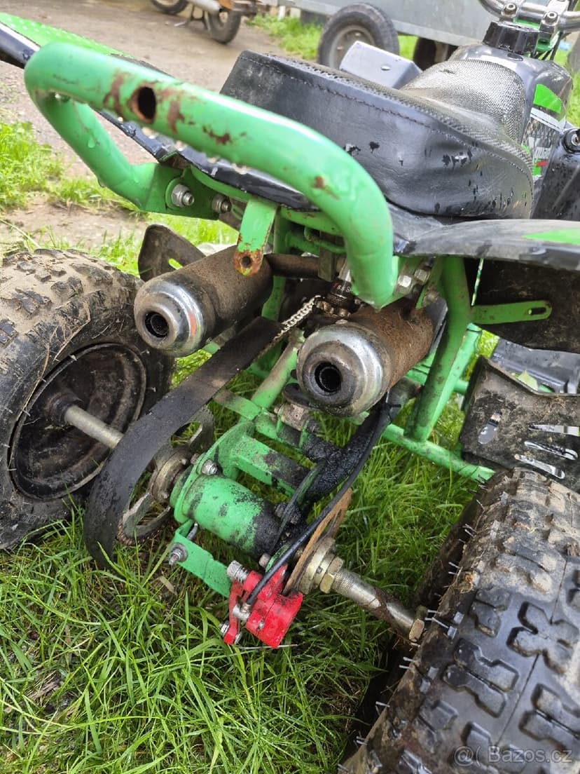 Dětská čtyřkolka xquad