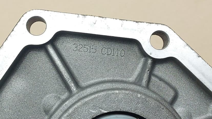 Nissan Navara a Pathfinder  : Řadící páka 32839EA20B