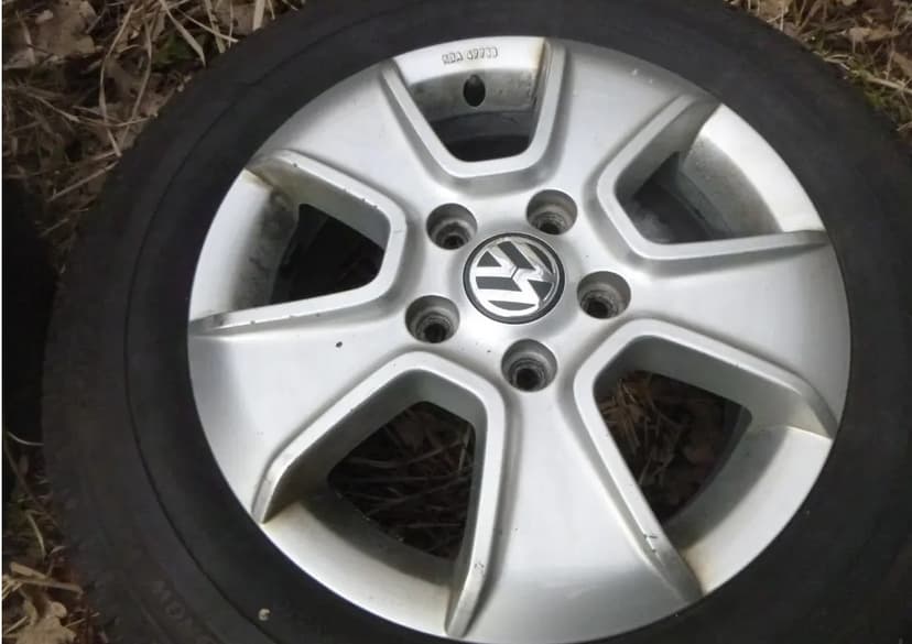 735. 4x Orig VW 5x120 6,5x16 ET62 zim 205/65 r16