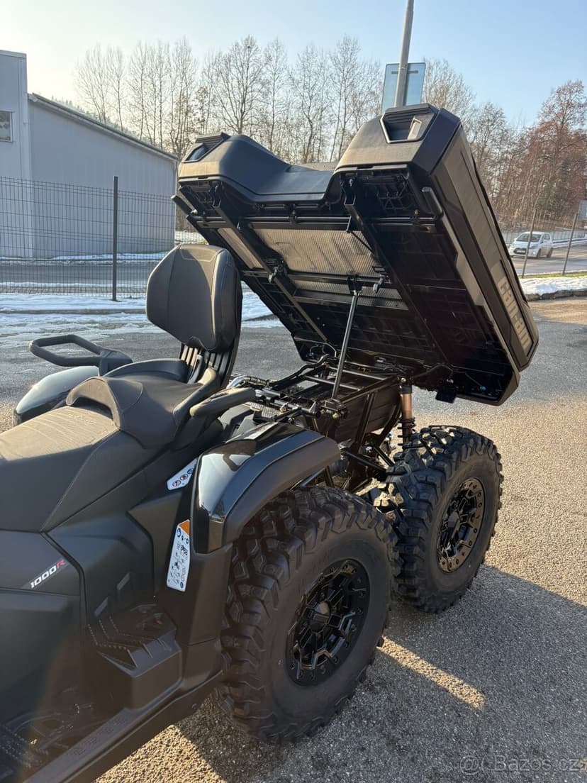 Novinka Can Am Outlander 1000r Max 6x6 Backcountry 2026