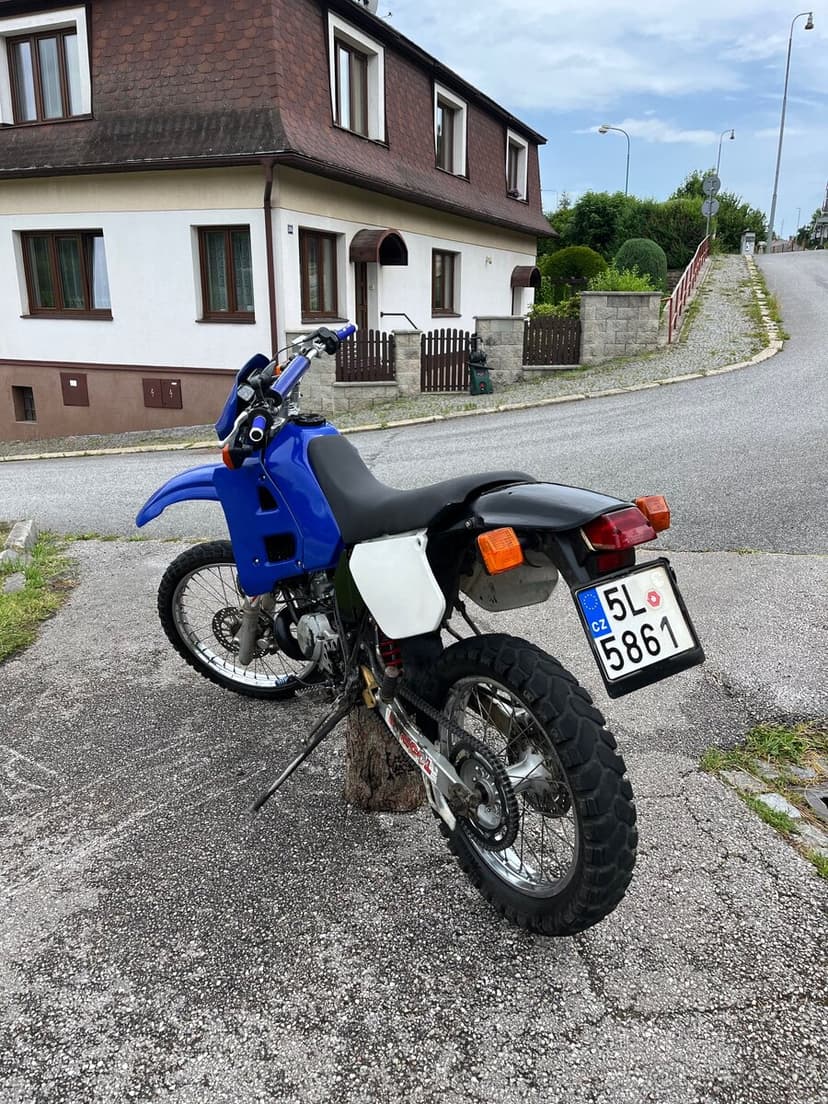 Yamaha DT 125R (otevřená)