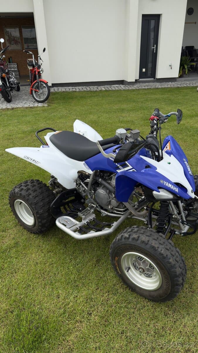 Čtyřkolka Yamaha YFM250